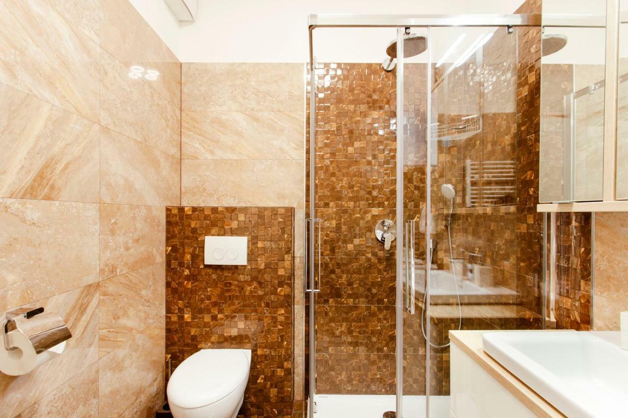 New Luxury Apartment Nives On Seaside Сплит Екстериор снимка
