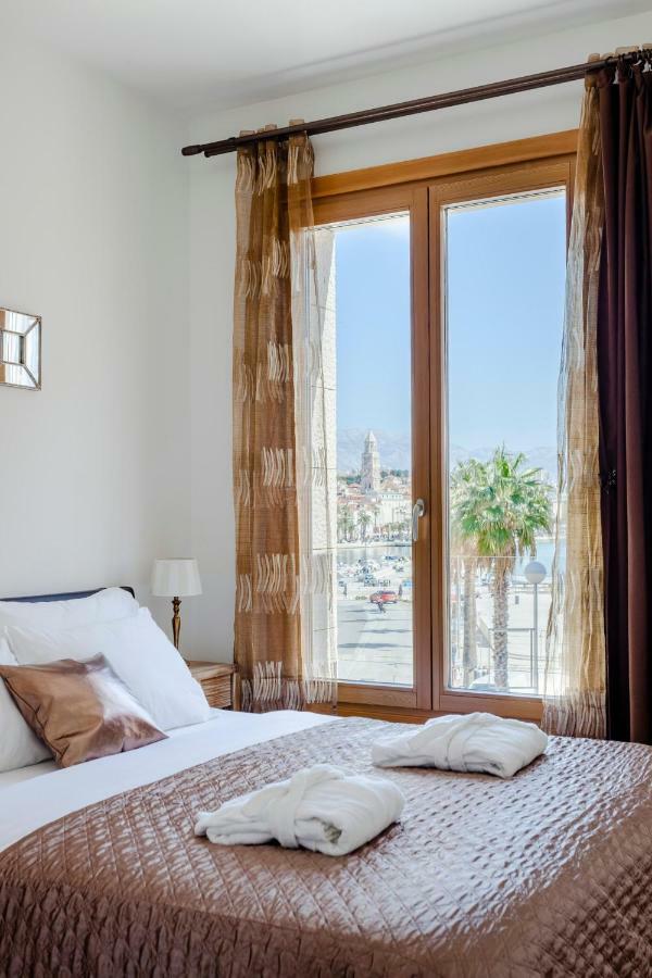New Luxury Apartment Nives On Seaside Сплит Екстериор снимка