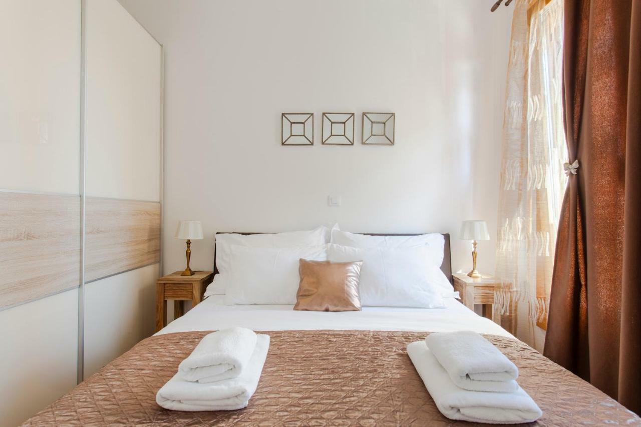 New Luxury Apartment Nives On Seaside Сплит Екстериор снимка