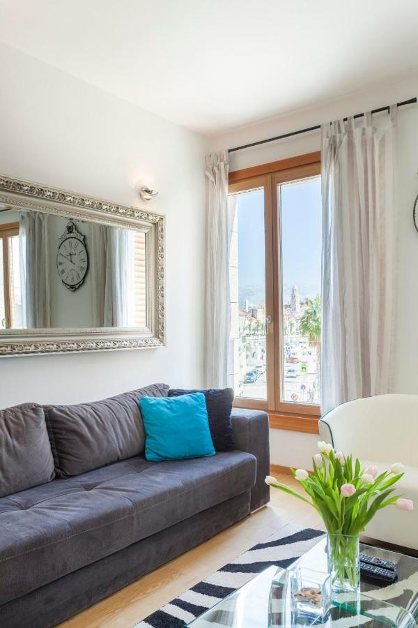 New Luxury Apartment Nives On Seaside Сплит Екстериор снимка