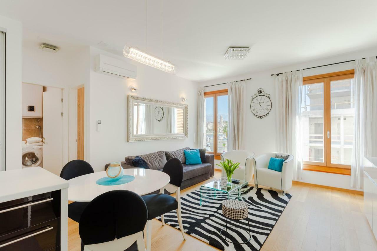 New Luxury Apartment Nives On Seaside Сплит Екстериор снимка